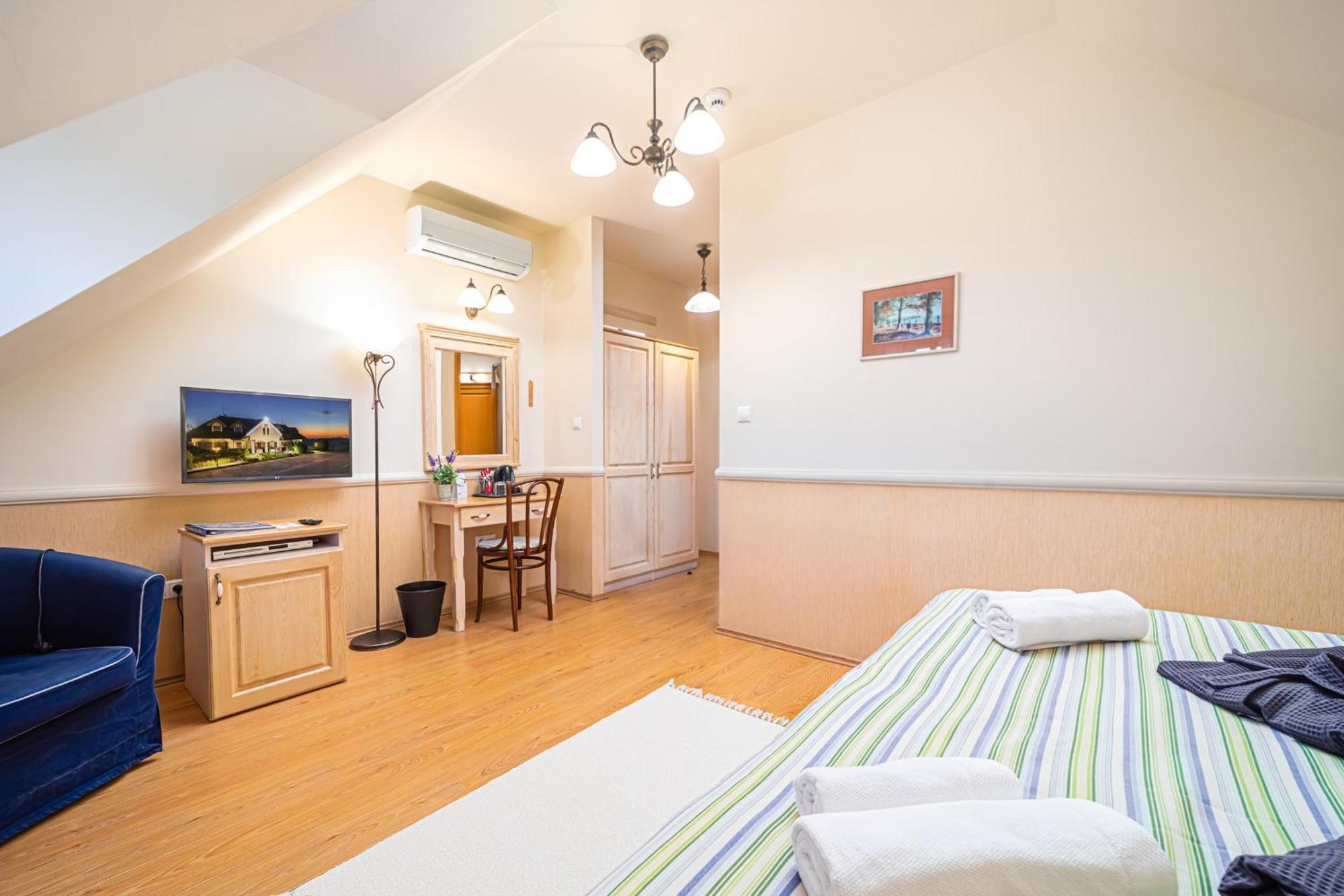 Rigotanya Relax & Wellness Panzio Buekfuerdo Otel Dış mekan fotoğraf