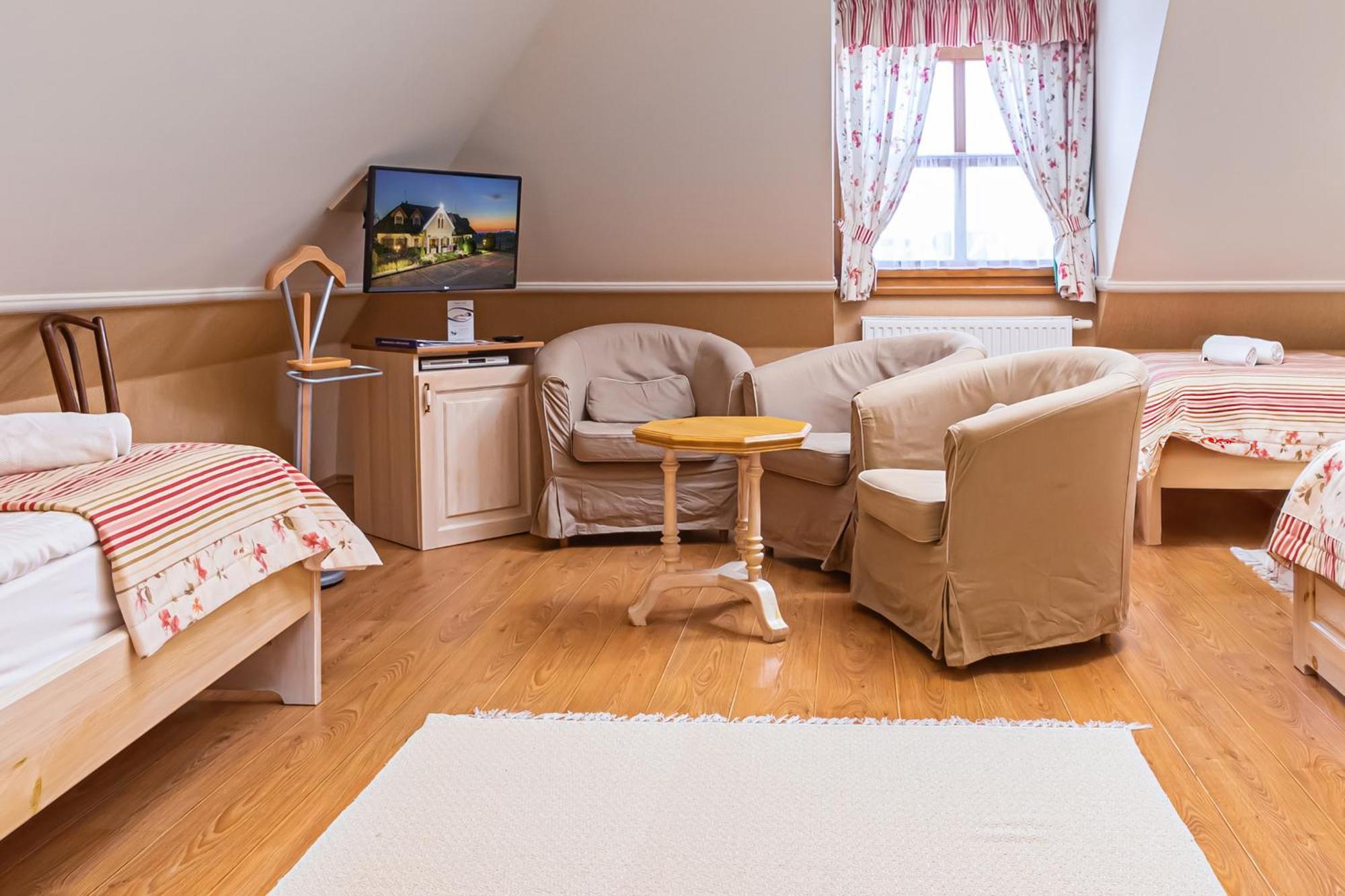 Rigotanya Relax & Wellness Panzio Buekfuerdo Otel Dış mekan fotoğraf