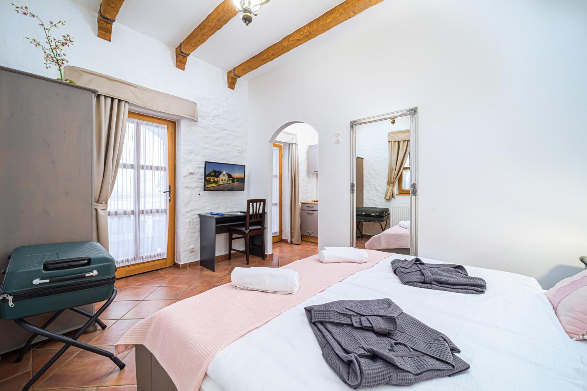 Rigotanya Relax & Wellness Panzio Buekfuerdo Otel Dış mekan fotoğraf
