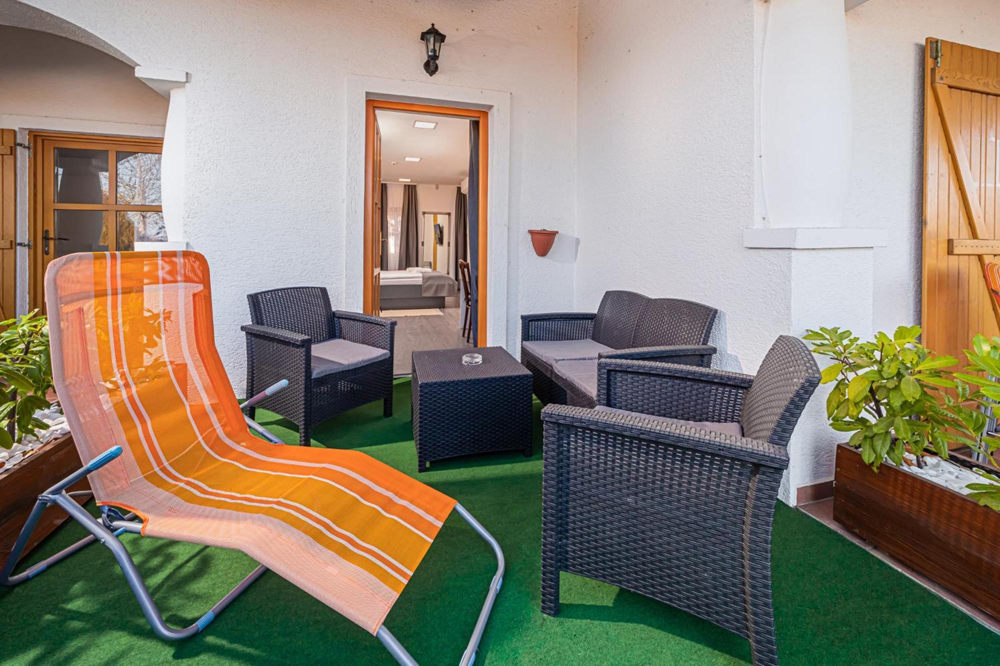 Rigotanya Relax & Wellness Panzio Buekfuerdo Otel Dış mekan fotoğraf